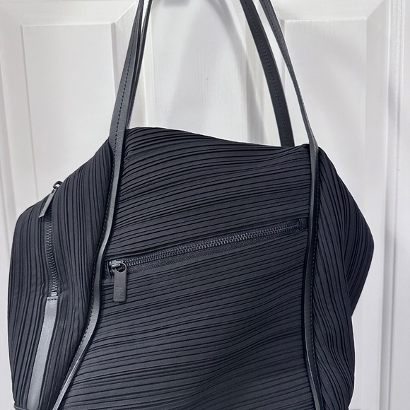 Pleats Please Issey Miyake “Bias Pleats” Bag - Picture 3 of 6